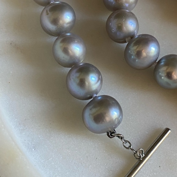 Natural platinum color fresh water knotted pearls - Picture 7 of 9